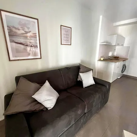 Croisette Et Gare A Pied Apartment *